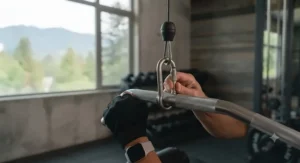 Diagram showing cable machine compatibility for lat bar